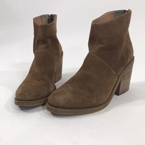 Steve Madden 8.5 M Suede Brown Booties Shrines